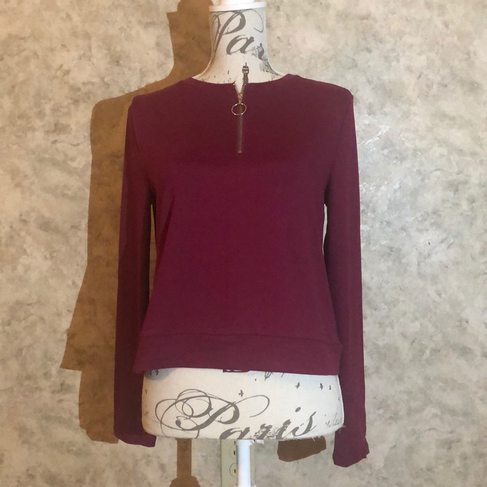 Glitz Slit Back/Zipper Front Merlot Top